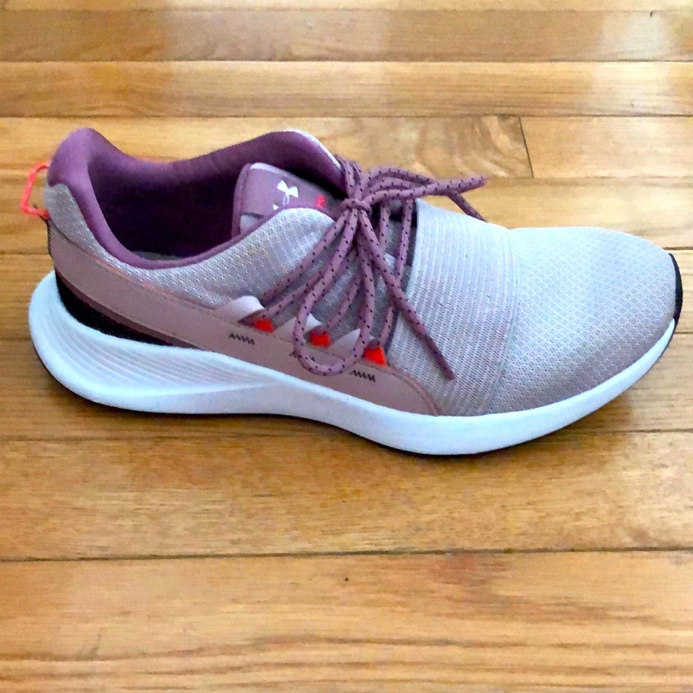 Under armour knit sneakers 8.5